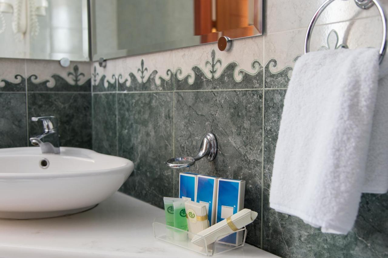 יואנינה Alexios Hotel מראה חיצוני תמונה